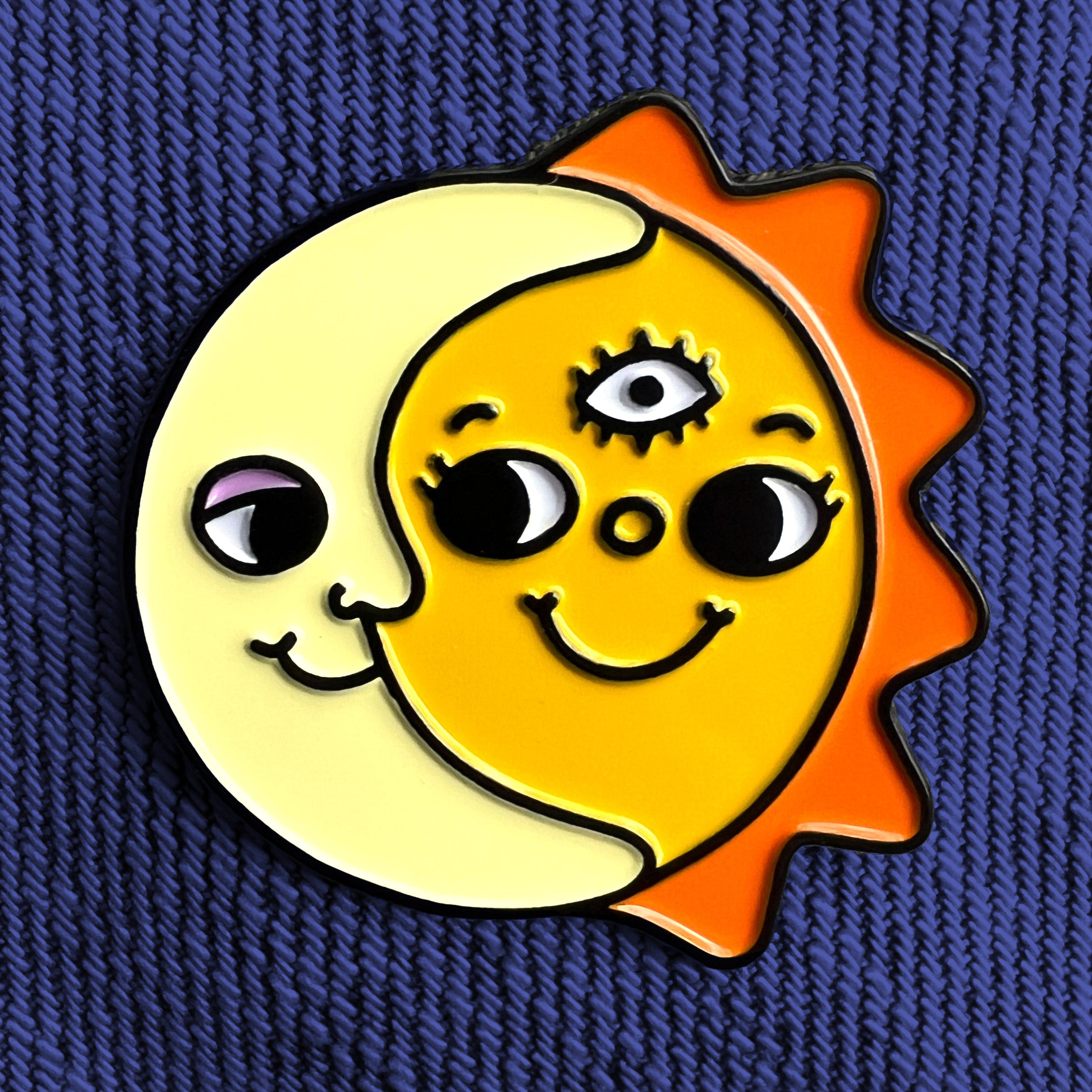 Pin Esmaltado Sol y Luna