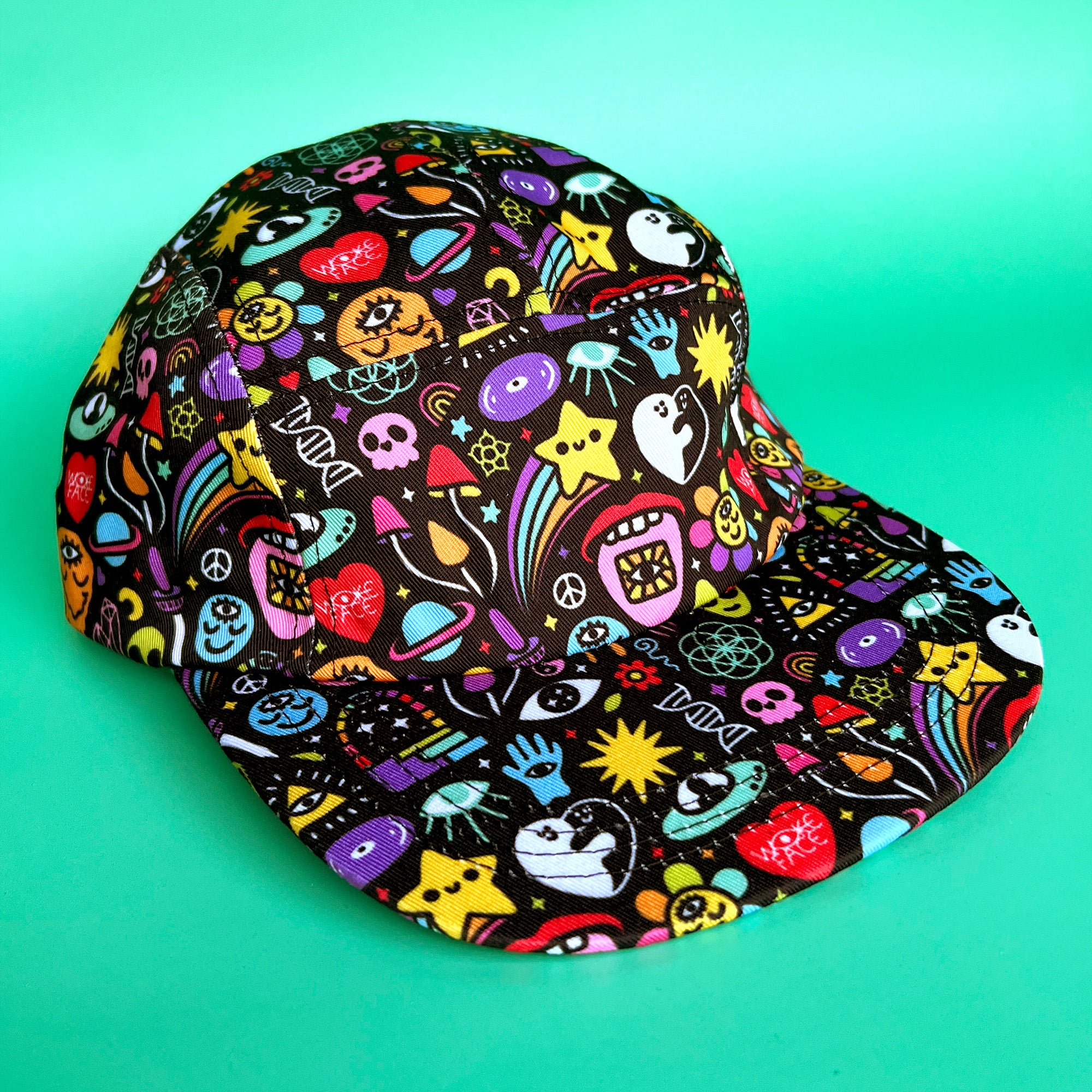 Gorro con patrón de viaje