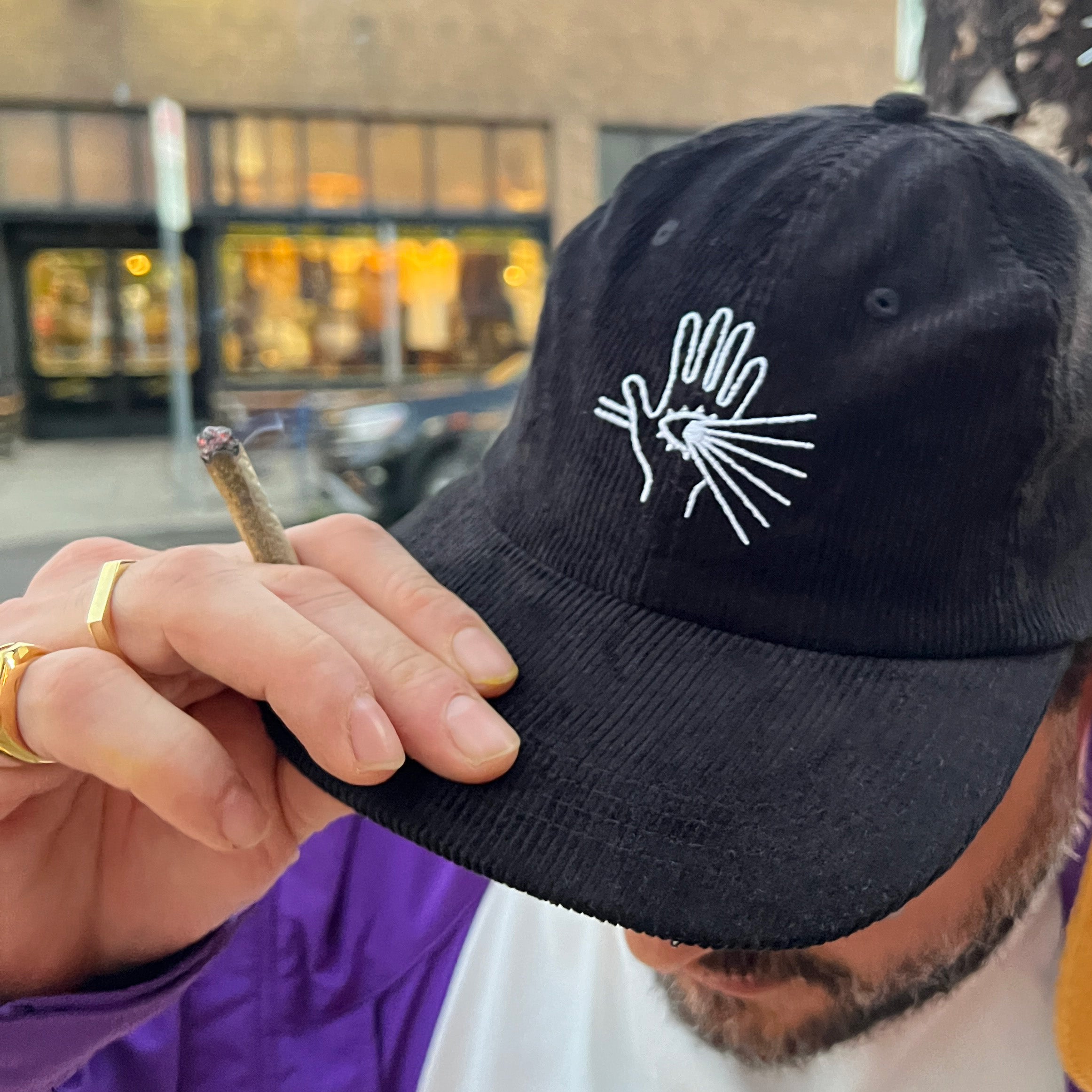 Gorra de pana negra Lightworker