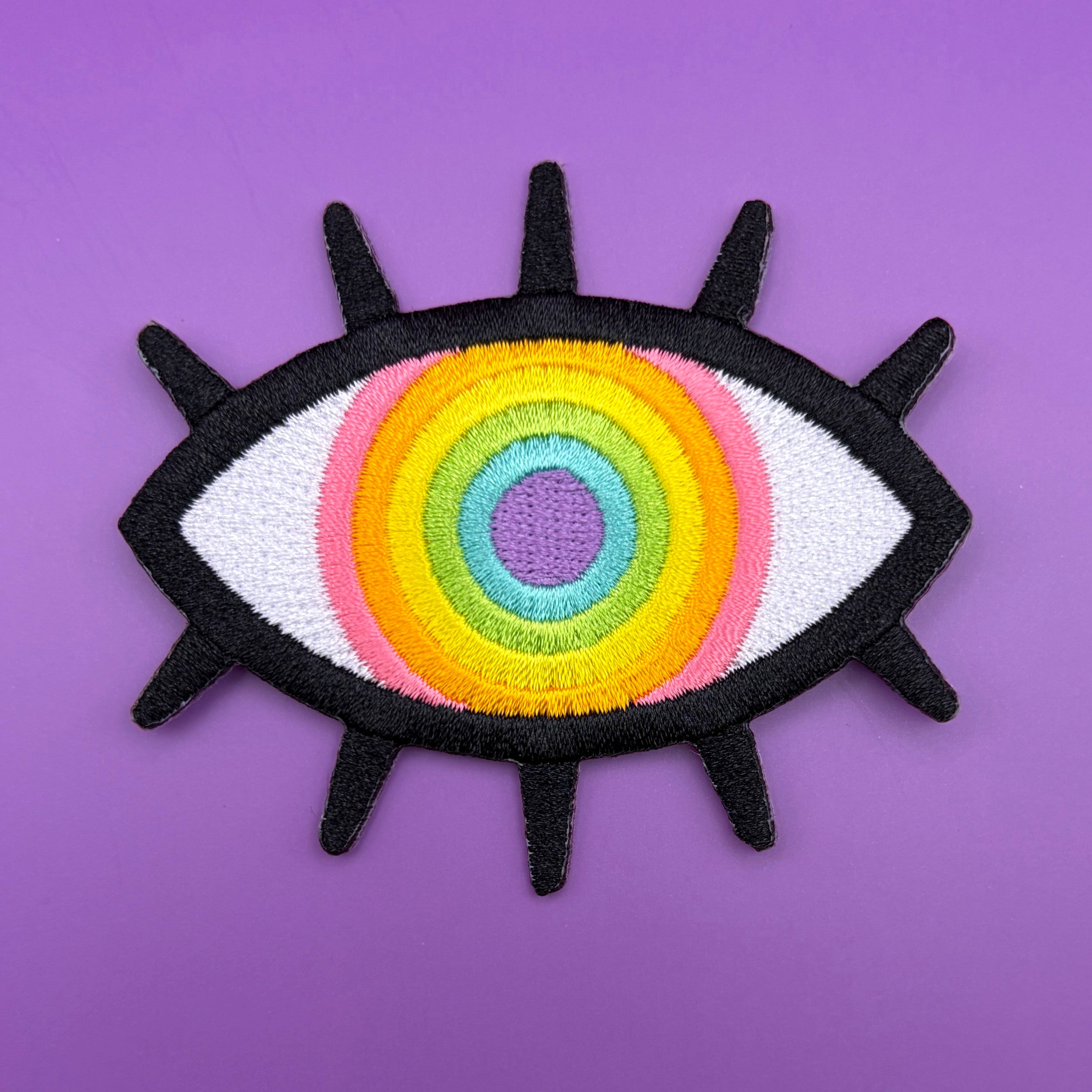 Parche ocular arcoíris