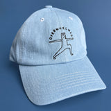 Sombrero de mezclilla abrumador
